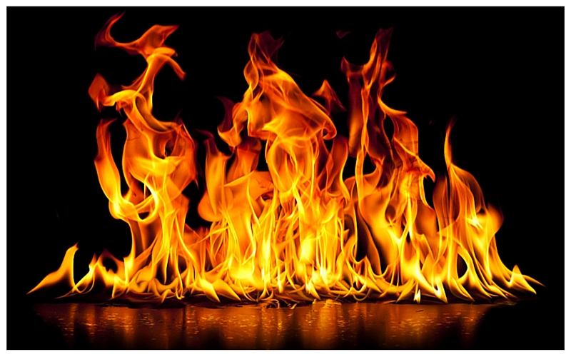 Fuochi d’artificio o fuoco di verità? COMUNITÀ Pastorale San Luigi Guanella